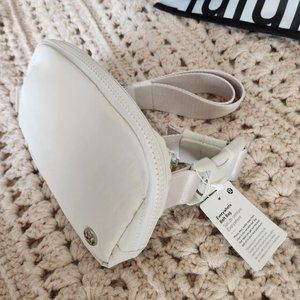 NWT Lululemon Everywhere Belt Bag White Opal Extended Strap